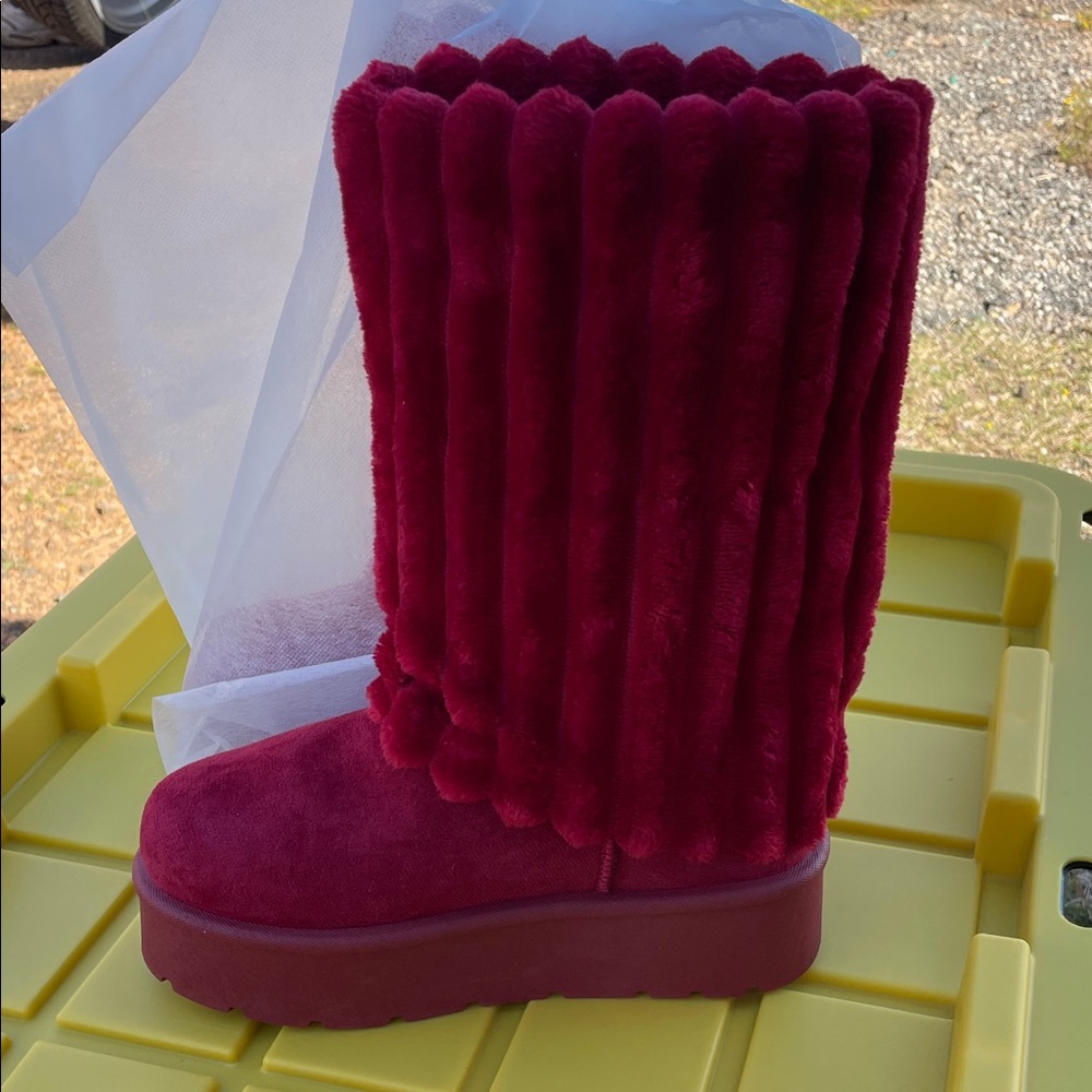 Women's Winter Boots in Red